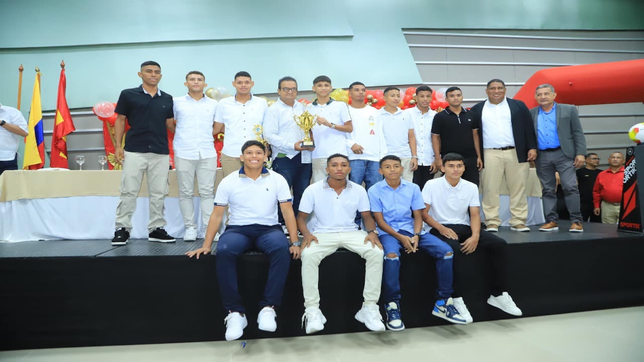 fundacionferreteriasamir subcampeon con todo el equipo